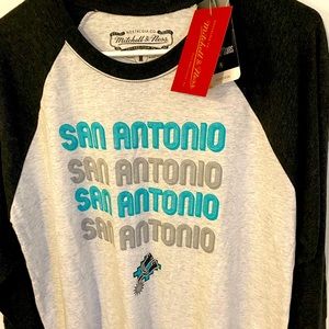 San Antonio Spurs Long Sleeve Mitchell & Ness T- Shirt NWT